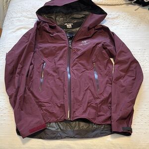 Arc'teryx Purple Ski & Snow Jacket Water-Resistant Hooded